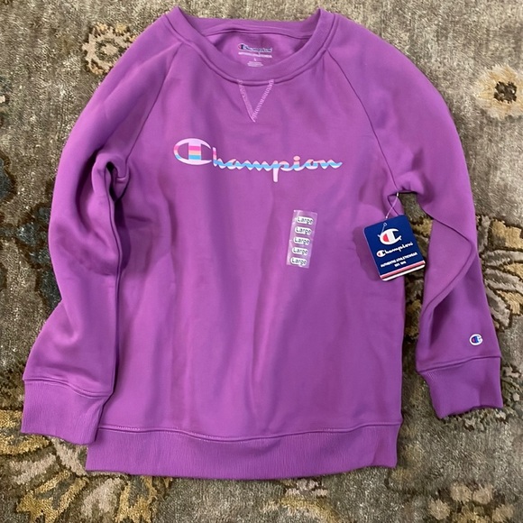Champion Other - Children’s magenta long sleeved sweatshirt by Champion. Size large.NWT.